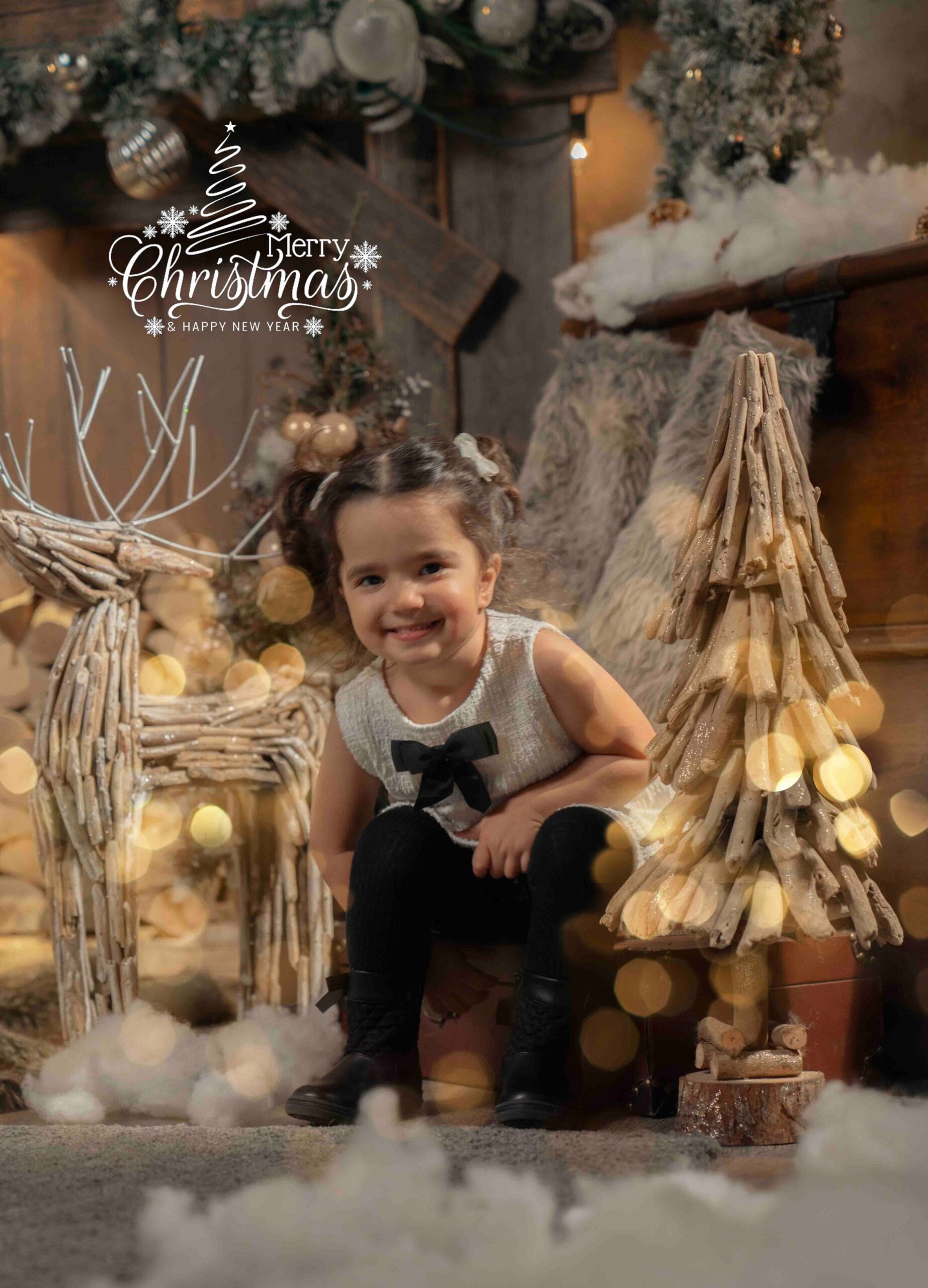 Smiling child photographed during a Toronto Christmas mini session
